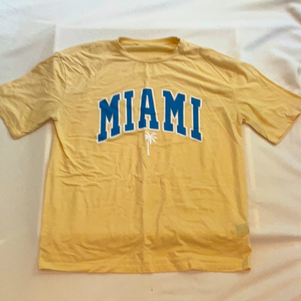 SHEIN pastel yellow Miami oversized tee